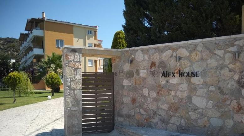 Alex House Aparthotel Zakháro Eksteriør bilde