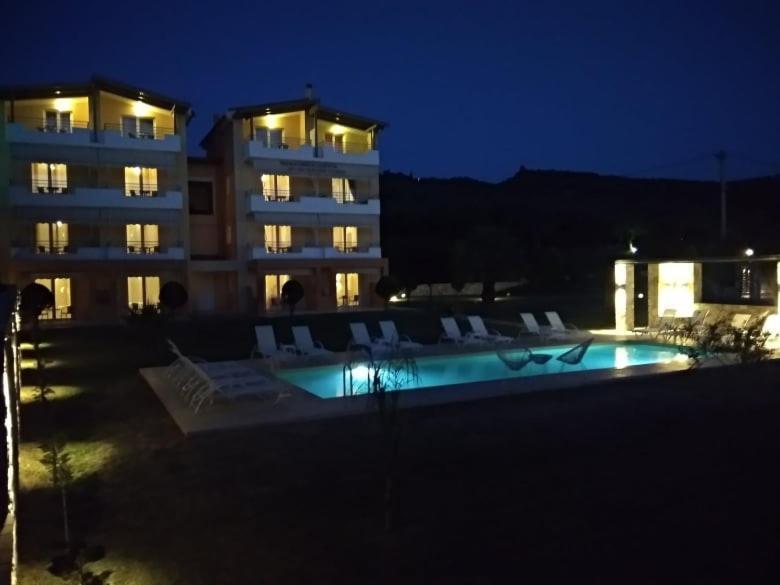 Alex House Aparthotel Zakháro Eksteriør bilde
