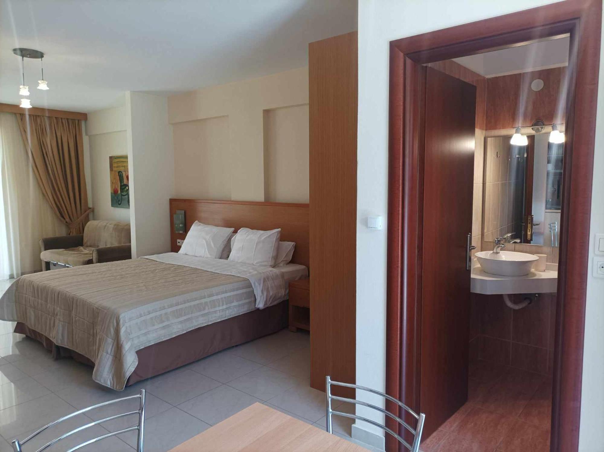 Alex House Aparthotel Zakháro Eksteriør bilde
